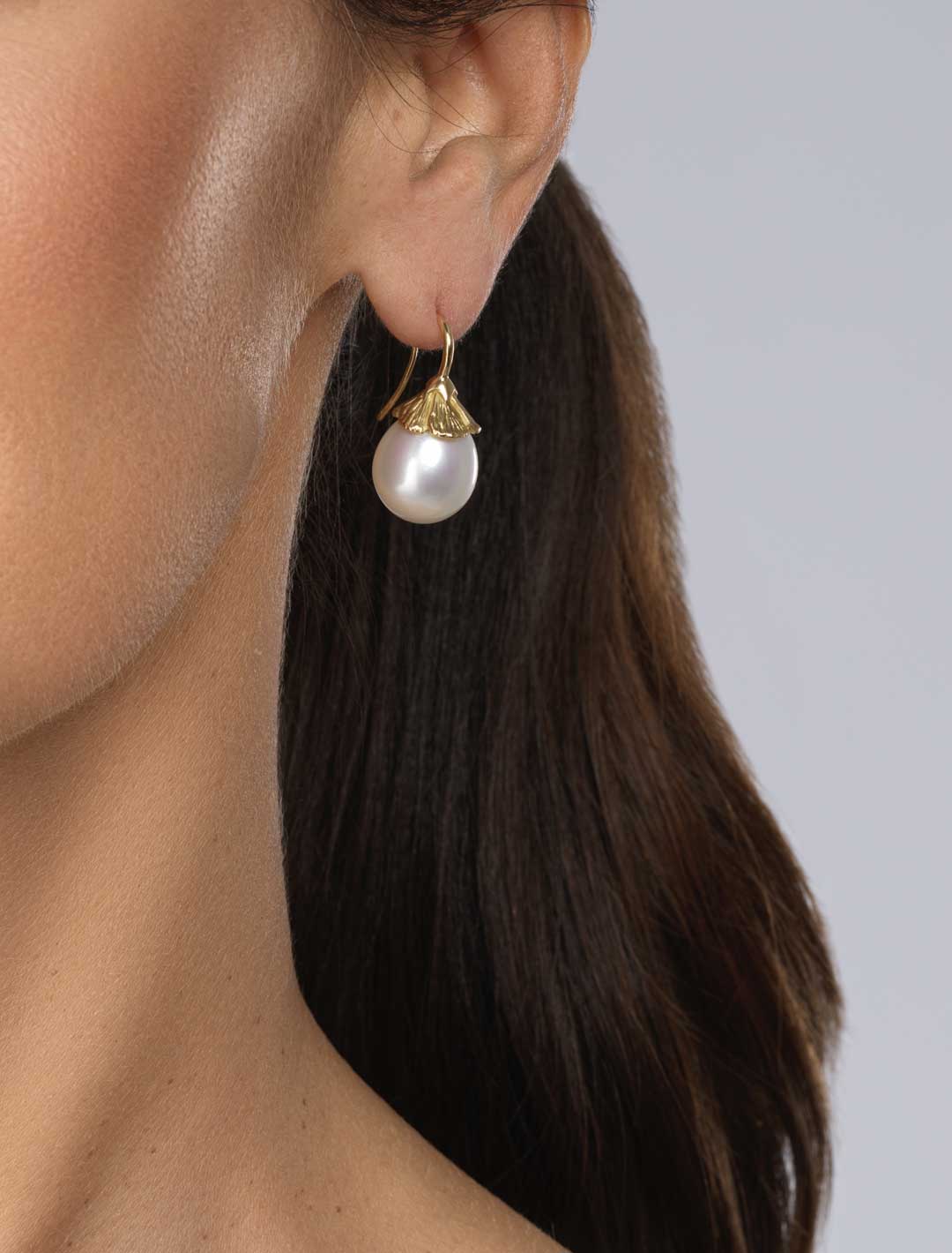 Hibiscus-Cap-SSWht-Prl-FW-ER-1a