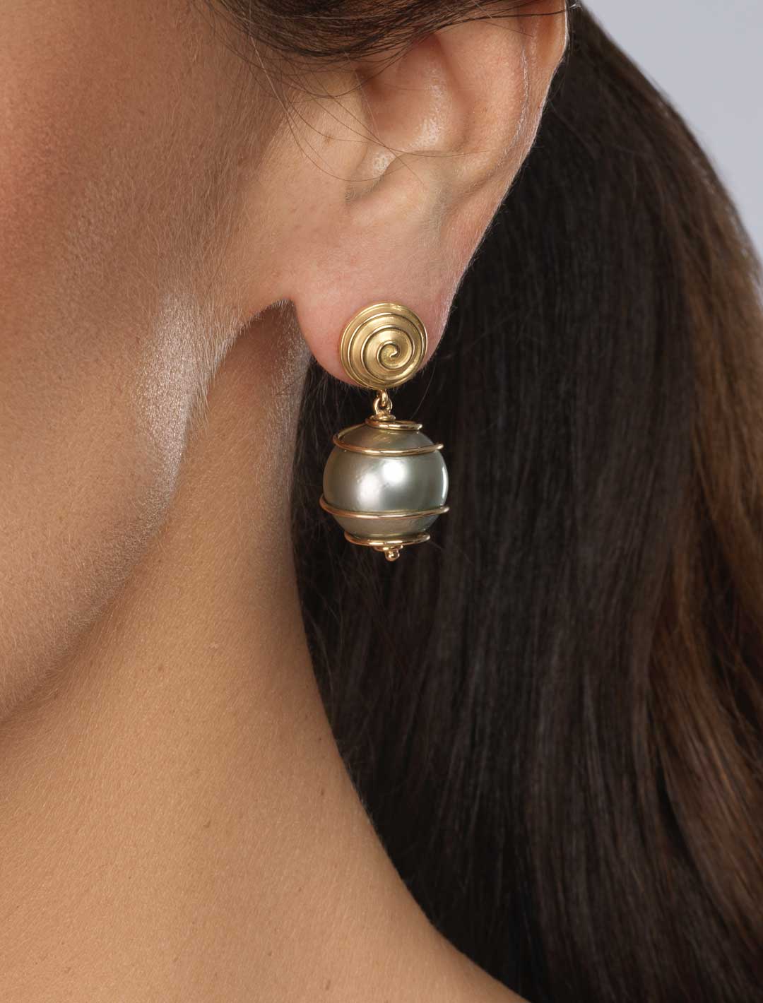 Orbiting-Pearl-TahPrl-ER-1a