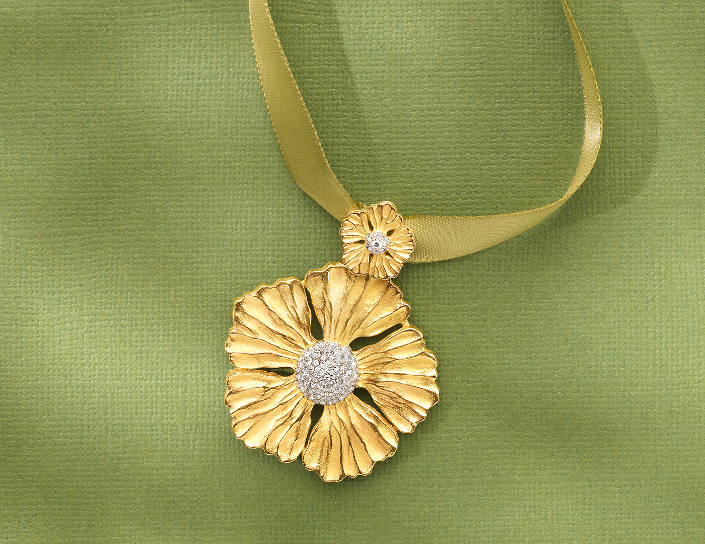 Strawberry-Flower-Pendant2